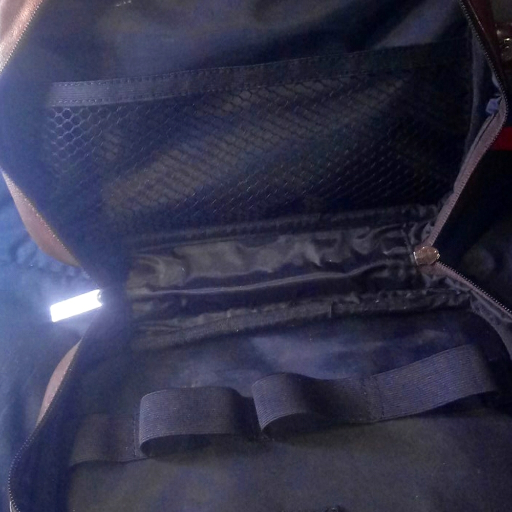 Dopp handbag